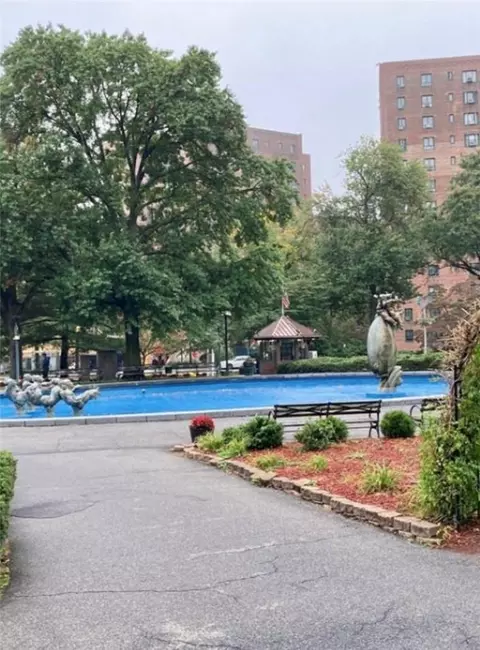 1504 Metropolitan Ave #4H, New York, NY 10462