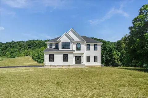 57 Peach Rd, Poughkeepsie, NY 12601