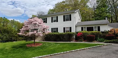 182 Gleneida Ridge Rd, Carmel, NY 10512