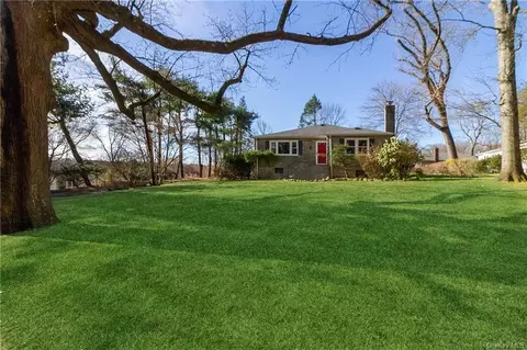 3 Sunset Ln, Greenburgh, NY 10530