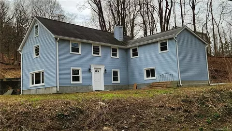 2 E Hook Cross Rd, East Fishkill, NY 12533