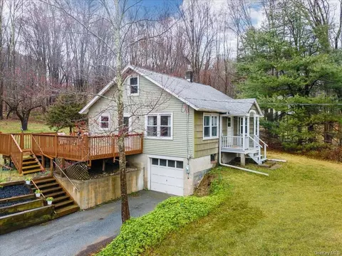 279 Burlingham Rd, Mamakating, NY 12721