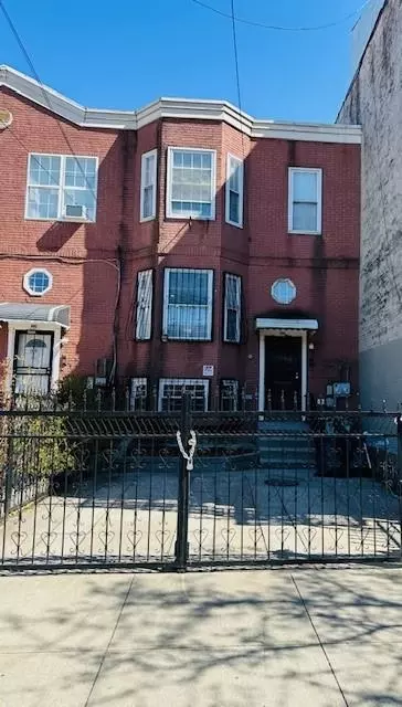 1040 Kelly St, New York, NY 10459