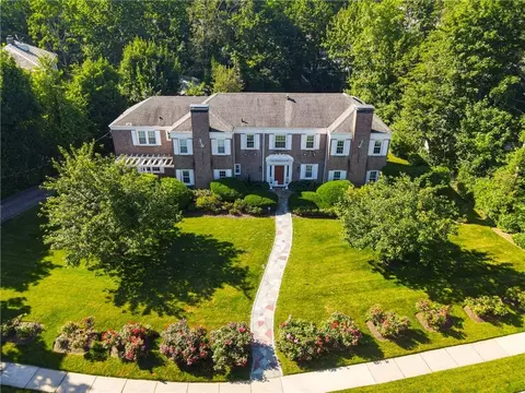 203 Elk Ave, New Rochelle, NY 10804