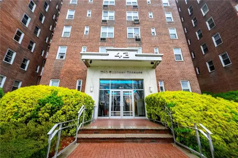 43 Bronx River Rd #3N, Yonkers, NY 10704