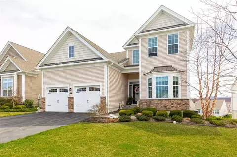 50 Linwood Dr, Wappinger, NY 12590
