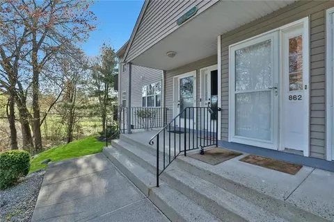 862 E Crooked Hill Rd, Orangetown, NY 10965