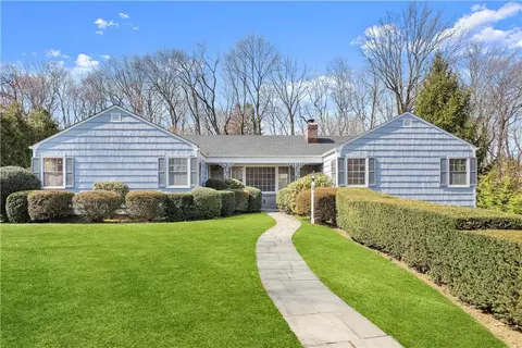 51 Wildwood Rd, Scarsdale, NY 10583