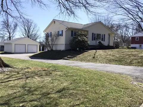 20 Pacer Dr, Newburgh, NY 12550