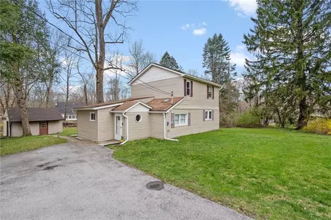 24 Amato Ln, Highland, NY 12528