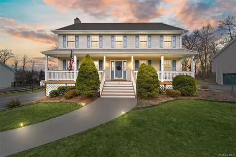20 Seals Dr, Monroe, NY 10950