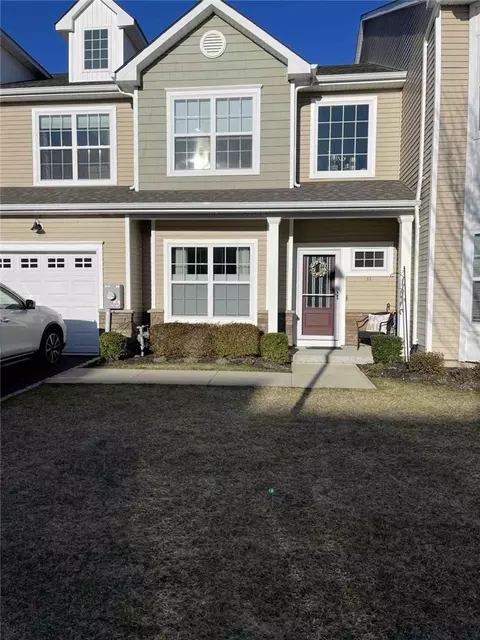 53 Halley Dr, Patchogue, NY 11772