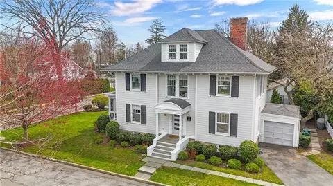 15 Maple Ave, Larchmont, NY 10538