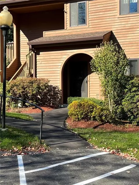 31 Cedar Pond Ln #A, Yorktown, NY 10598