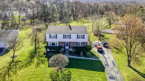 4 Bristol Ct, Washingtonville, NY 10992