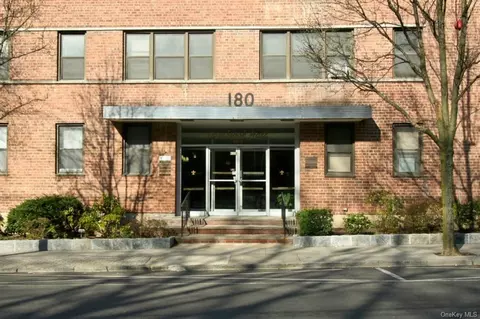 180 E Hartsdale Ave #6F, Greenburgh, NY 10530