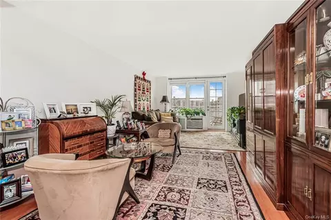 601 Kappock St #6C, Bronx, NY 10463