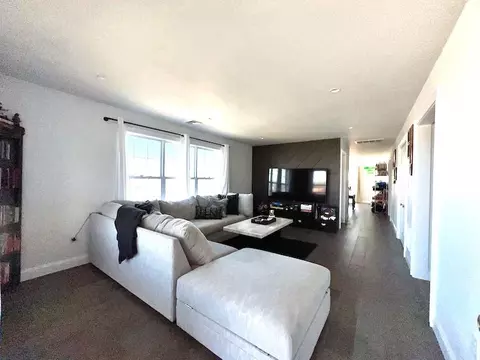 81 Bayview Dr, Mastic Beach, NY 11951
