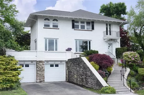 11 Saranac St, Greenburgh, NY 10522