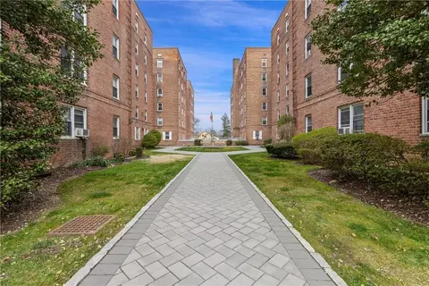 60 Locust Ave #A307, New Rochelle, NY 10801