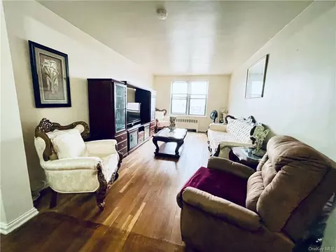 740 E 232 St #6C, Bronx, NY 10466