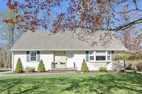 321 Fulle Dr, Clarkstown, NY 10989