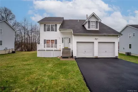 27 Dogwood Dr, Middletown, NY 10940