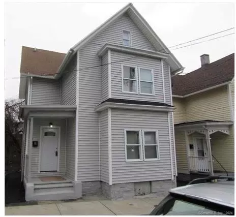 6 Armstrong Pl, Bridgeport, CT 06608