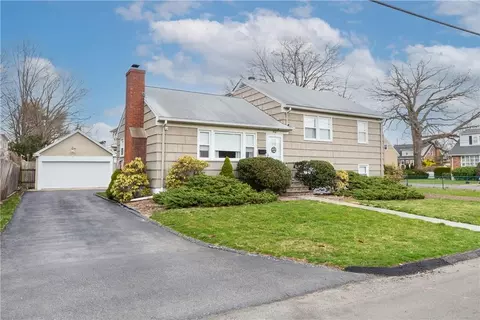 40 Holland St, Harrison, NY 10528