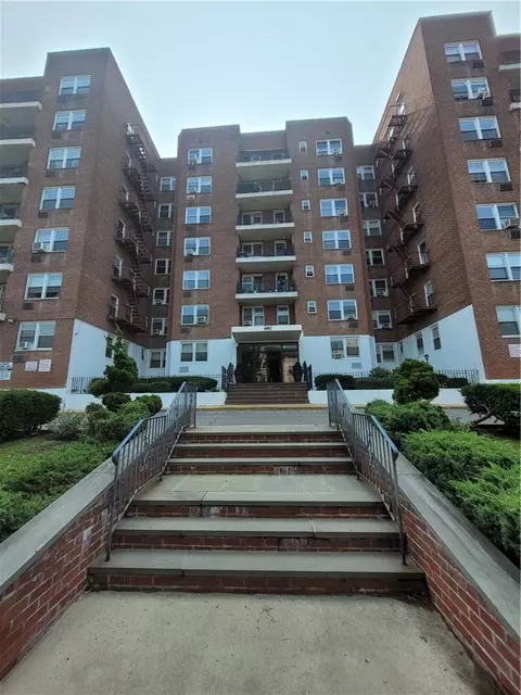 440 Warburton Ave #3A, Yonkers, NY 10701