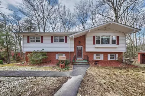 12 E Shore Rd, Thompson, NY 12775