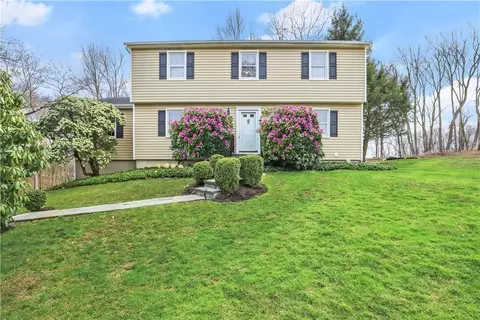 82 Blackberry Dr, Southeast, NY 10509