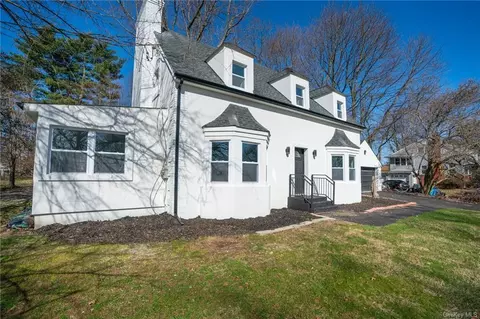 5 Edge Hill Rd, Wappinger, NY 12590