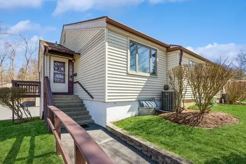 42 Jefferson Oval #A, Yorktown, NY 10598