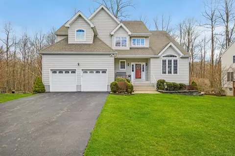 74 Travis Rd, Baldwin Place, NY 10505