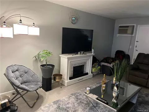 20 Pierces Rd #2, Newburgh, NY 12550