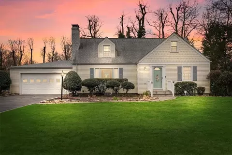 12 Birchwood Ln, Greenburgh, NY 10530