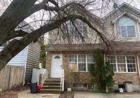 150 Benziger Ave, Staten Island, NY 10301