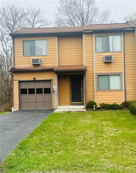 47 Hamlet Ct, Wappinger, NY 12590
