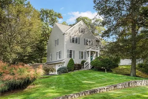 35 Pamela Rd, Cortlandt, NY 10567