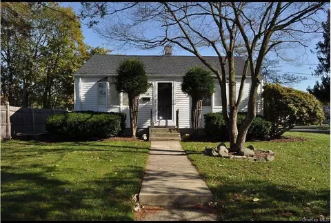 43 Major Andre Dr, Stony Point, NY 10980