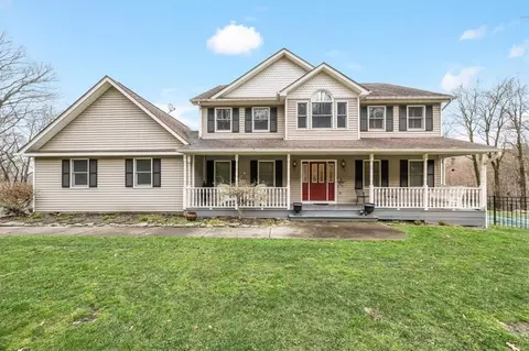 47 Valley View Dr, Chester, NY 10918