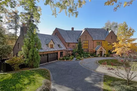 77 N Mountain Dr, Greenburgh, NY 10522
