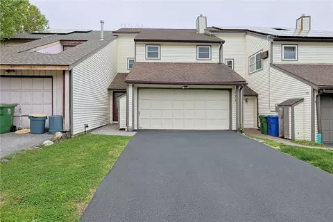 178 Country Club Dr, Florida, NY 10921