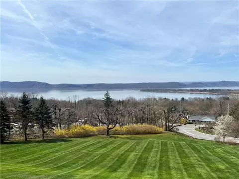 69 Hudson Watch Dr, Ossining, NY 10562