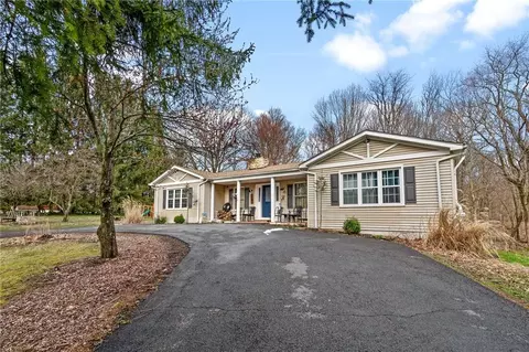 19 Delilah Ln, Wallkill, NY 12589