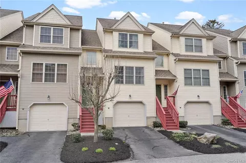 22 Winhaven Ct #17, Highlands, NY 10928