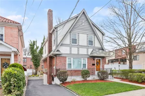 1232 Pawnee Pl, New York, NY 10461