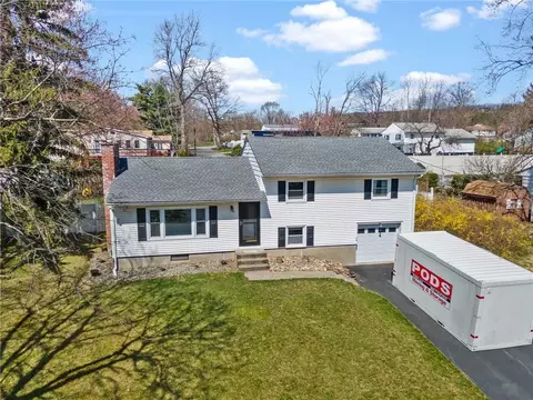 41 Hudson Dr, New Windsor, NY 12553