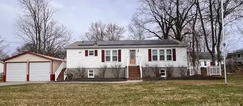 33 Victoria Dr, Newburgh, NY 12550